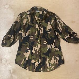 Mileage Green and Brown Camouflage Button-Down Shirt Large (QS)